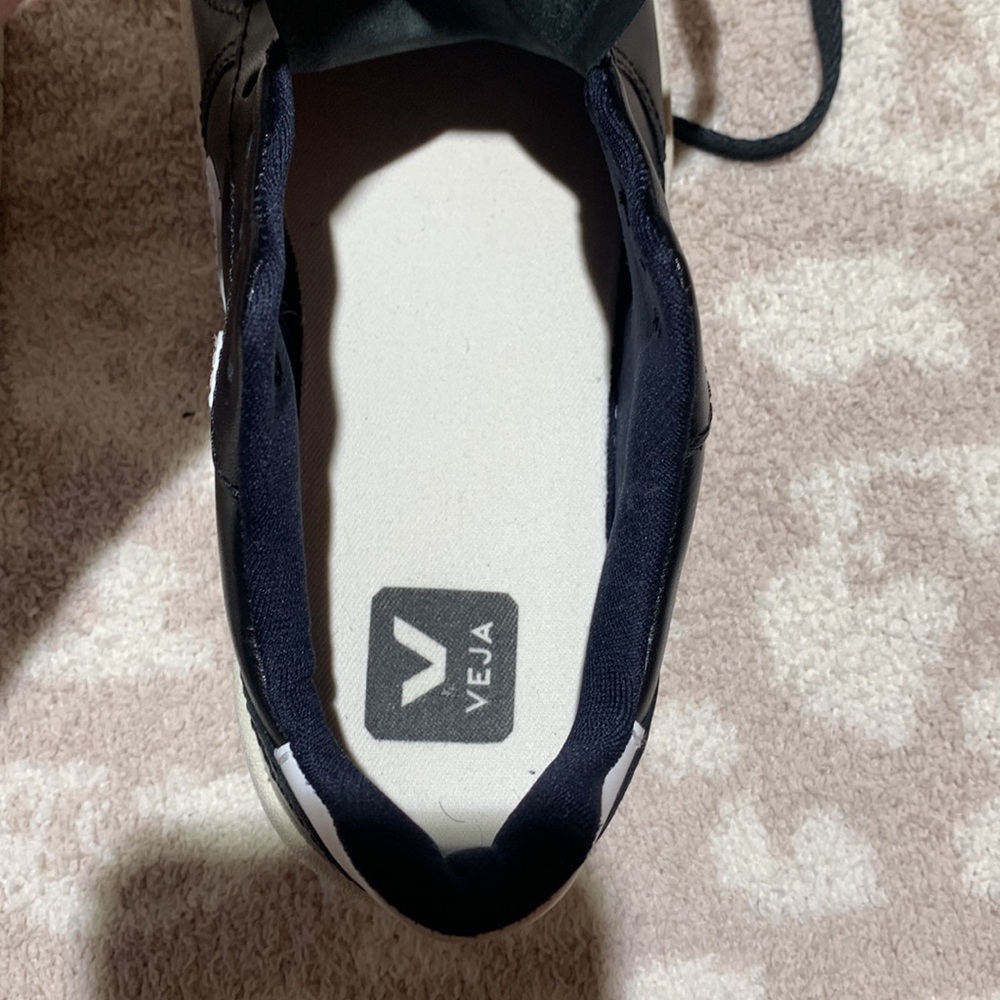 Veja V-10 Mesh Sneaker - Picture 6 of 8